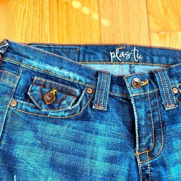 Flared Distressed Embroidered Pocket Jean w/ Boot Cut Flare Size 7 - Picture 10 of 11